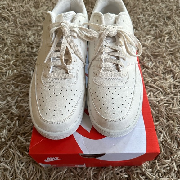 Men’s Nike Court Vision Low - Picture 2 of 4